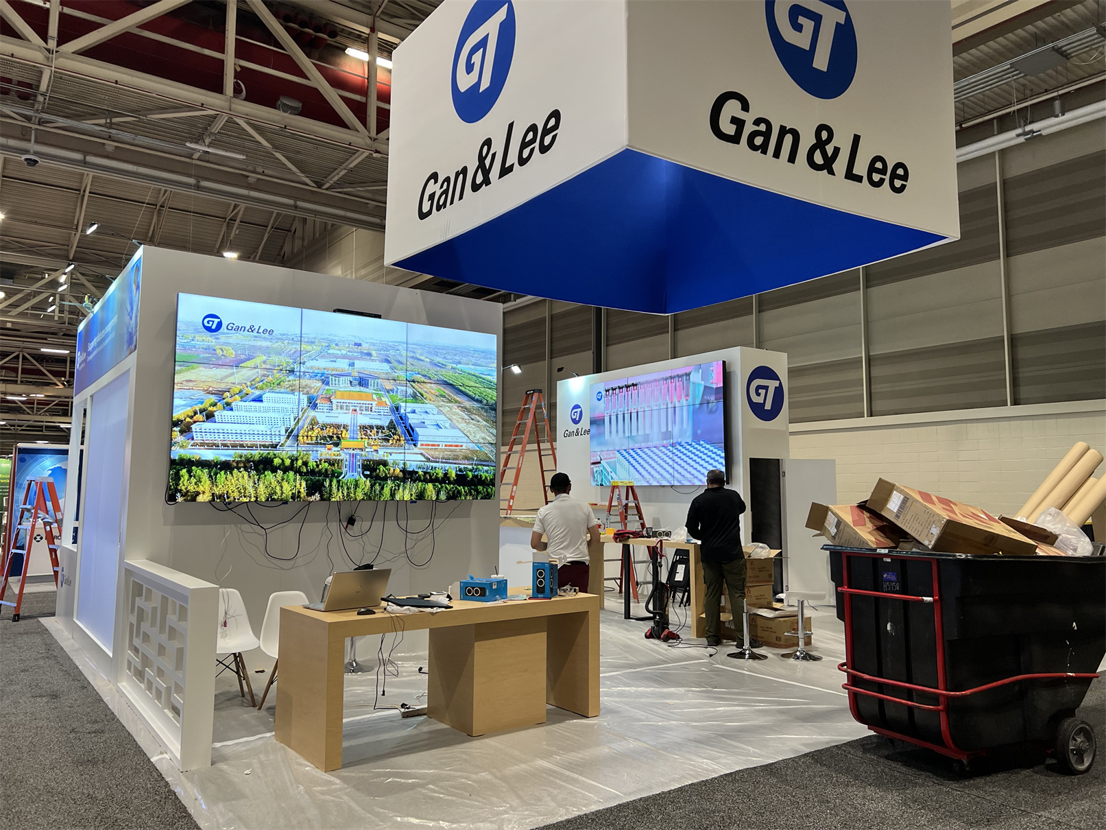 Gan & Lee ADA 30′ x 30′ Custom Exhibits & LCD Video Wall