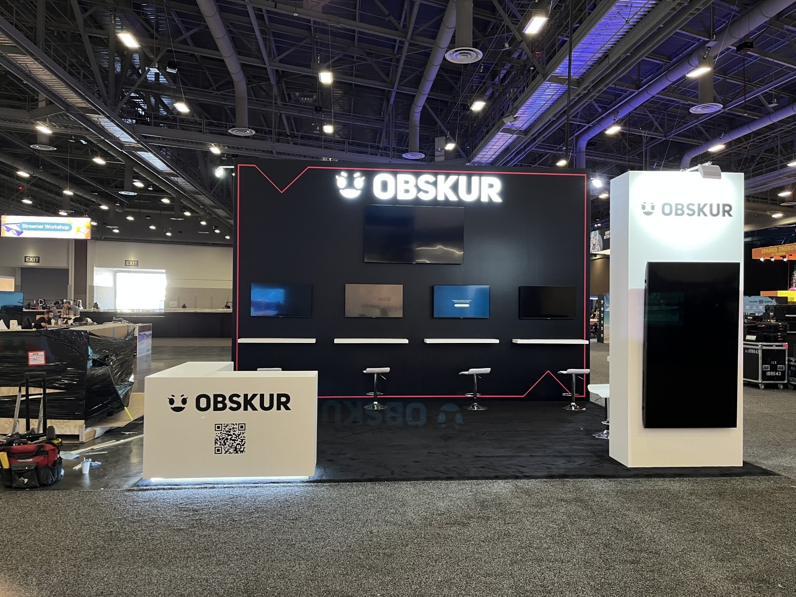OBSKUR 20′ x 20′ TwitchCon Custom LED Wall Booth